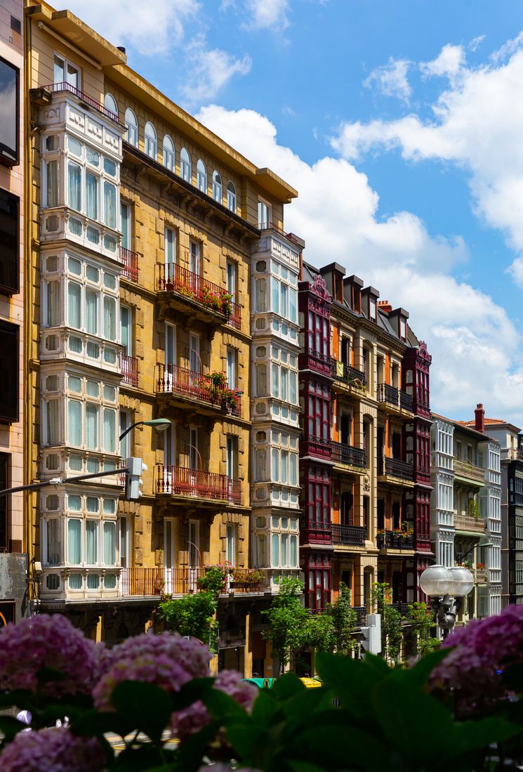 Edificios con miradores en el Ensanche de Bilbao